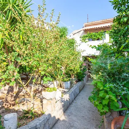 Sea And Lemon Tree Apartmán