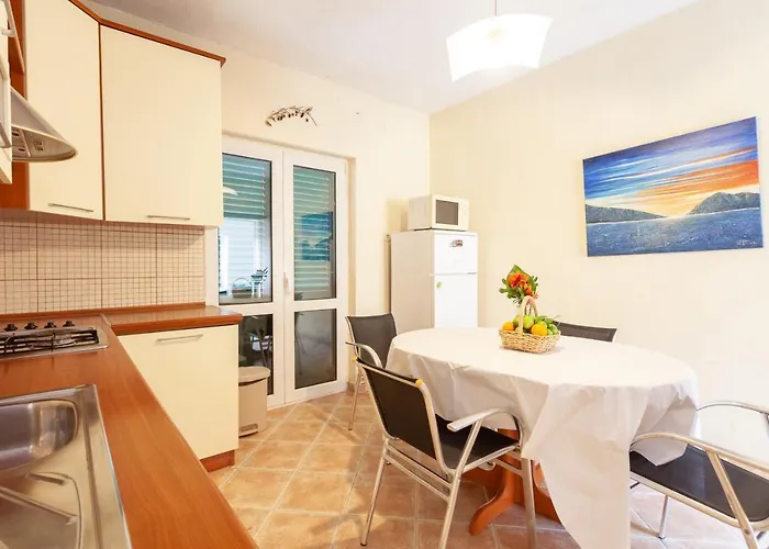 Apartment Sea And Lemon Tree